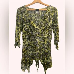 🚨 J.T.B. Asymmetrical Ruched Blouse Green and Black L